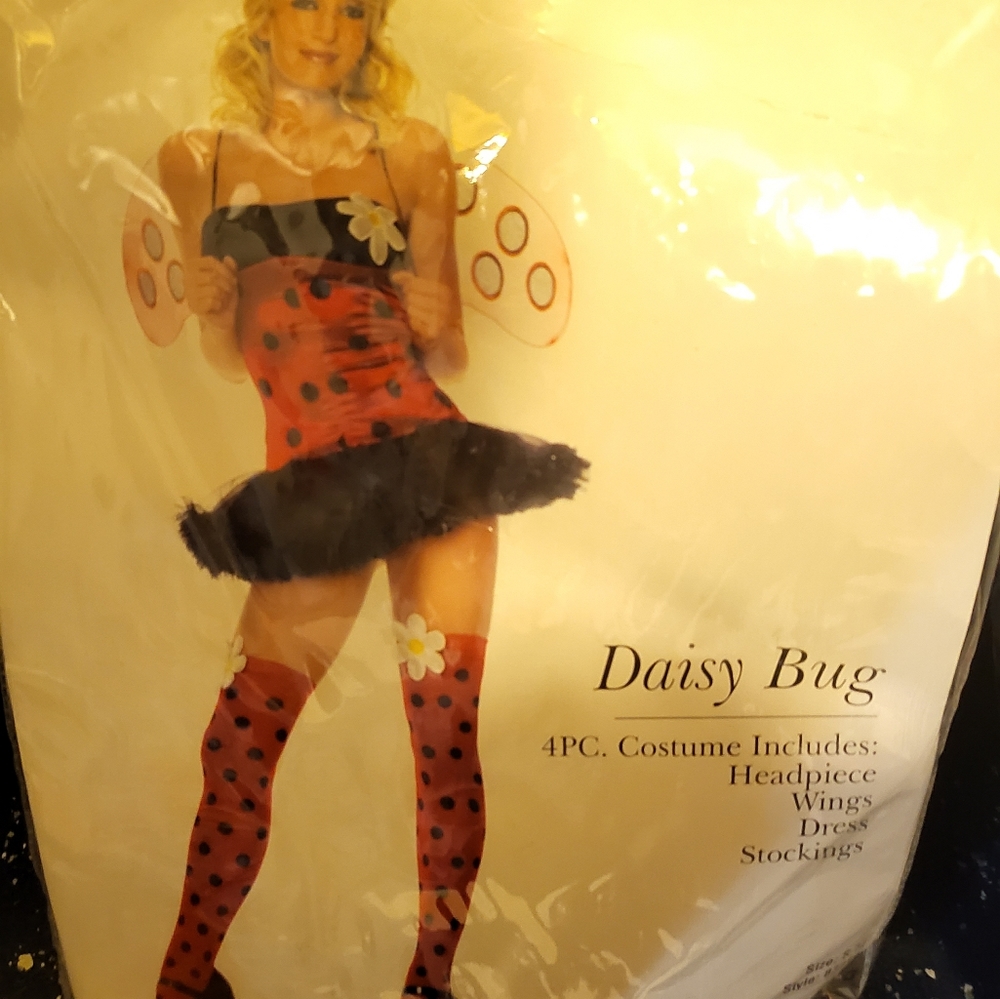 costume